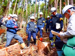 秋田労働局と林業・木材製造業労働災害防止協会秋田県支部との合同安全パトロールを実施しました!