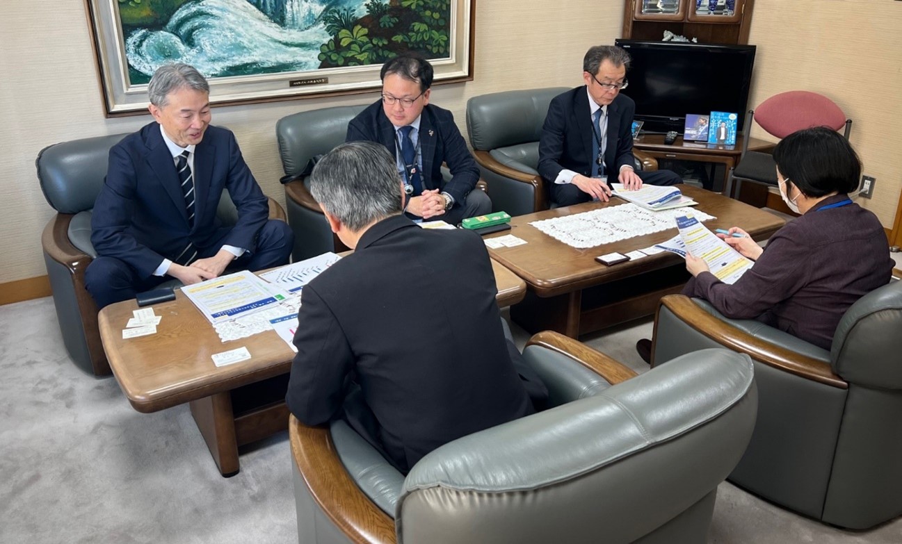 角井局長が青森県社会福祉協議会高杉会長に「医療・介護・保育ささえる求人充足プロジェクト」での連携協力を依頼