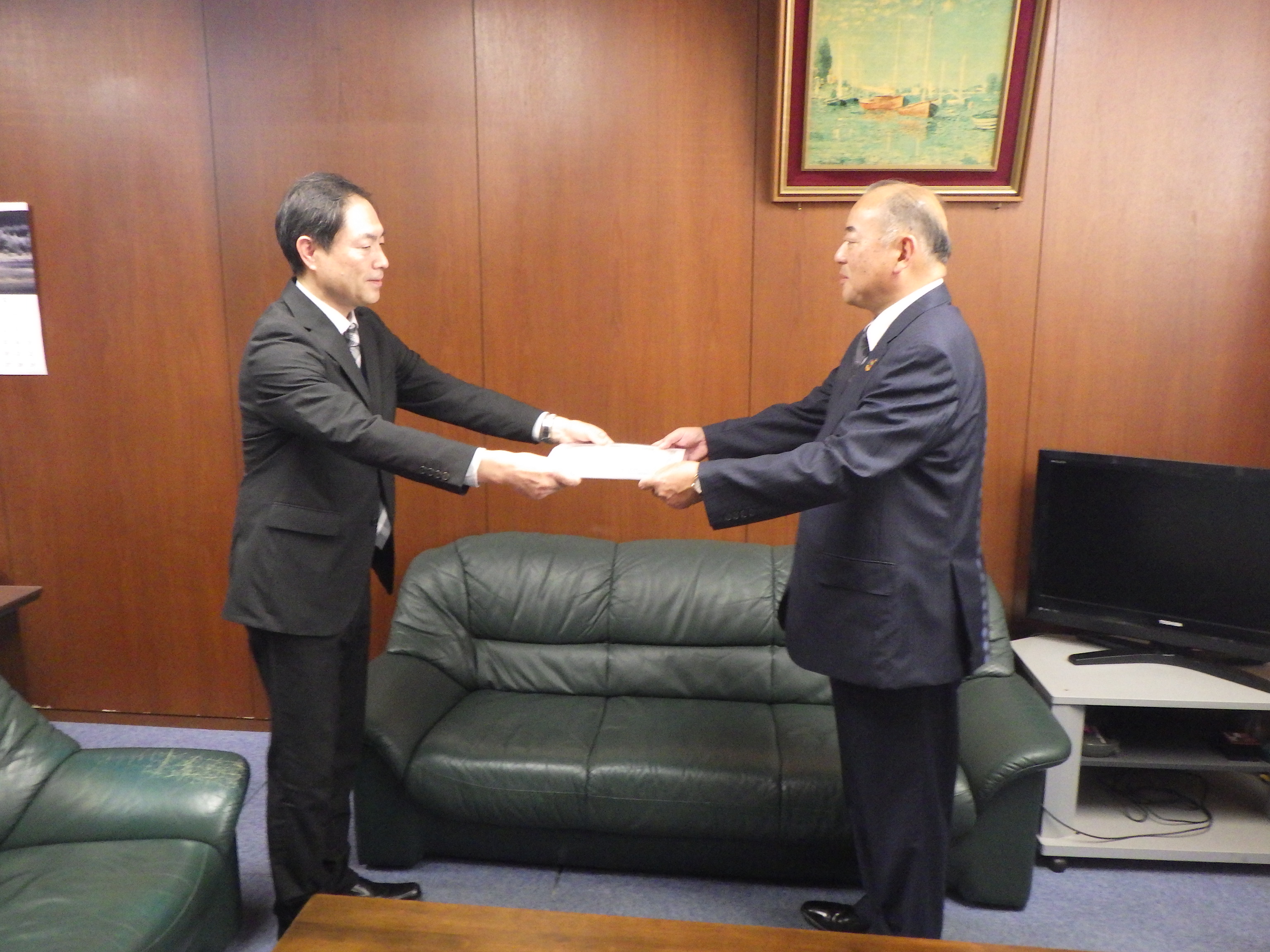 無災害記録を達成した福島労働基準監督署管内の工事現場に「無災害表彰状」を授与しました