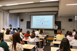 茨城キリスト教大学において、「働くために知っておきたい労働法等のルール」について説明。