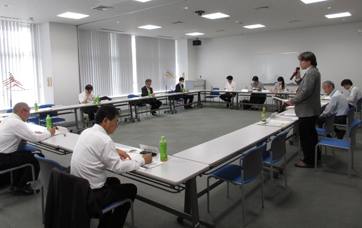 photo_R080618_jinzaikakuho.jpg