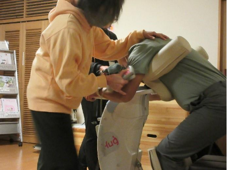 カクイックス交流センターにおいて「介護ロボット体験会」を開催しました【ハローワーク鹿児島】