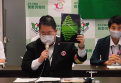 全国労働衛生週間にあたり「緑の松本城」とともに、職場の労働衛生活動を総点検し向上させるよう呼びかけました