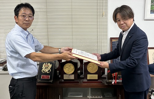 令和8年7月13日、「若者雇用促進法」に基づく「ユースエール認定」を取得された 株式会社明豊建設 様 に対し、認定通知書の交付を行いました