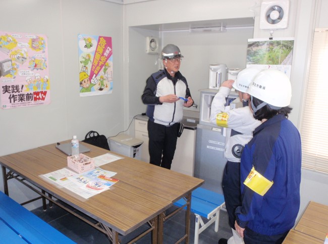 島根労働局長全国安全週間パトロールに併せて建設現場で働く女性とのキャリアフリートーク会を実施