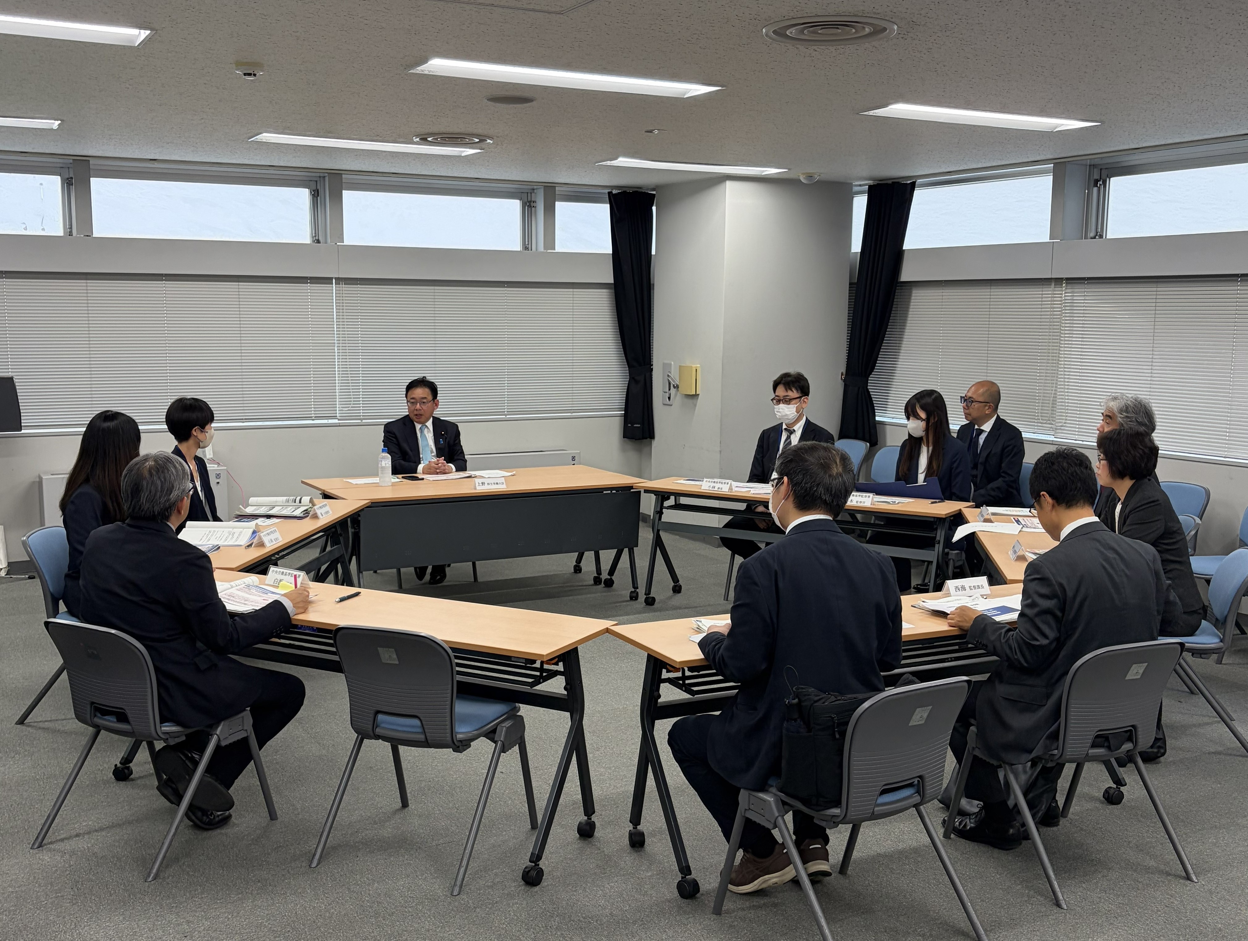 令和8年4月23日 上野厚生労働大臣が中央労働基準監督署を視察されました。