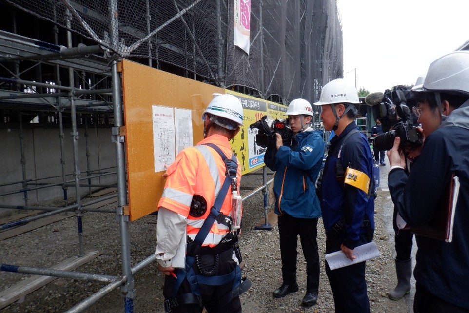 山形労働局長による公開安全パトロール　写真4